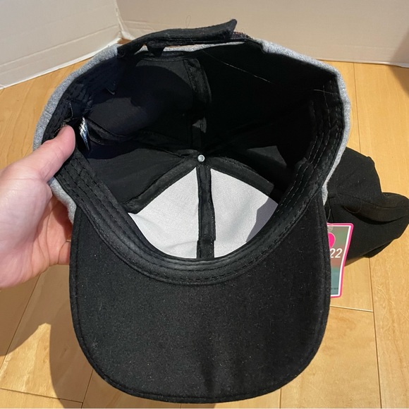 2 women’s cap - Picture 3 of 8